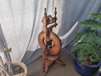 Listing 5 of 7 for PINETAGIOUS - Vintage Upright Spinning Wheel - Working Order