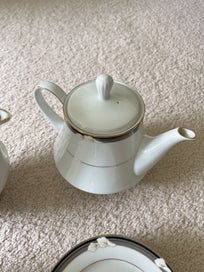 Listing 4 of 8 for Noritake Legendary Ellington Tea Set