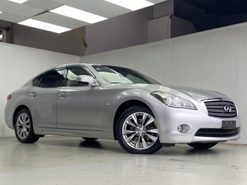 Nissan Fuga 2013 photo 5