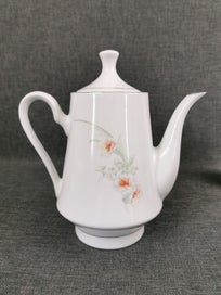 Listing 2 of 15 for Vintage Made in Liling China Tea Pot, Sugar Bowl & Milk Jug with Gold Trim