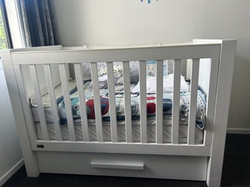 Listing 5 of 10 for Cot and toddler bed, sheets and mattress cover
