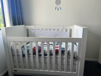 Listing 1 of 10 for Cot and toddler bed, sheets and mattress cover