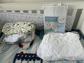 Listing 6 of 10 for Cot and toddler bed, sheets and mattress cover