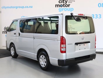 Toyota Hiace 2021 photo 3