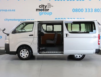 Toyota Hiace 2021 photo 4