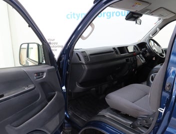 Toyota Hiace 2022 photo 5