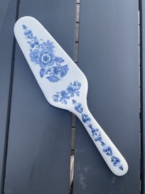 Listing 1 of 4 for Delft cake slide - cake slice