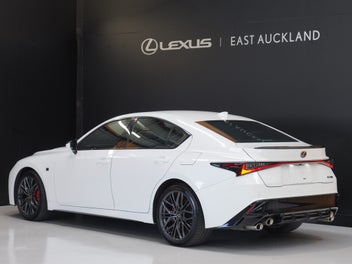 Lexus Is 500 2023 photo 3
