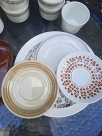 Listing 4 of 4 for Assortment of Crown Lynn Plates and Mugs
