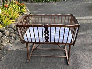 Listing 2 of 6 for Wooden bassinet