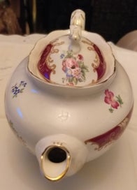Listing 3 of 8 for Royal Albert Canterbury Teapot