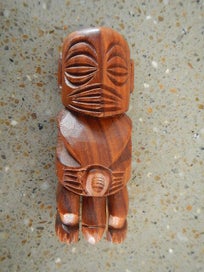 Listing 2 of 7 for a carved wooden Maori statue