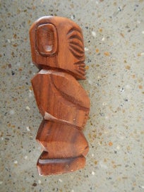 Listing 3 of 7 for a carved wooden Maori statue