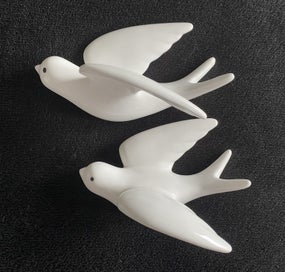 Listing 2 of 11 for 2015 Ceramic Wall Flying Big Swallows Matching Pair Set of 2 in X Condition
