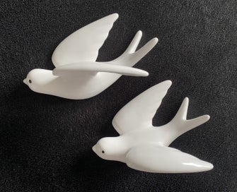 Listing 1 of 11 for 2015 Ceramic Wall Flying Big Swallows Matching Pair Set of 2 in X Condition