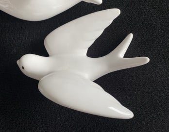 Listing 5 of 11 for 2015 Ceramic Wall Flying Big Swallows Matching Pair Set of 2 in X Condition