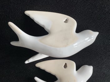 Listing 9 of 11 for 2015 Ceramic Wall Flying Big Swallows Matching Pair Set of 2 in X Condition