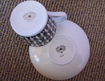 Listing 2 of 3 for 6 Royal Tuscan Fine Bone China MCM Cups and 5 Saucers ~ CONCERTO Pattern