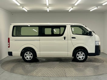 Toyota Hiace 2025 photo 3