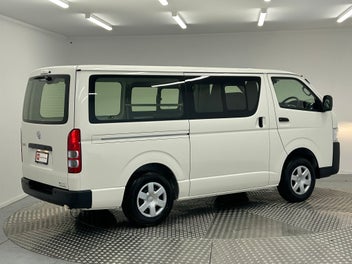 Toyota Hiace 2025 photo 4