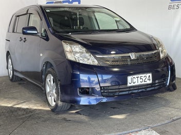 Toyota Isis 2006 photo 2