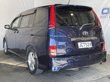 Toyota Isis 2006 photo 5