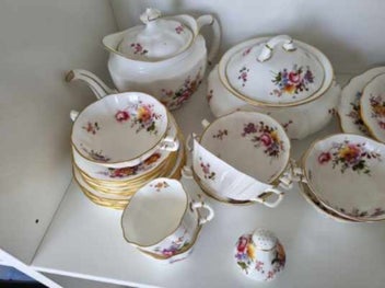 Listing 2 of 7 for HUGE DERBY POSIES CHINA SET