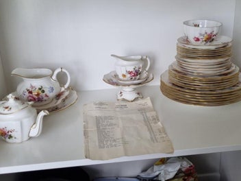 Listing 7 of 7 for HUGE DERBY POSIES CHINA SET