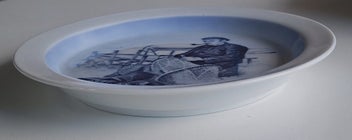 Listing 4 of 10 for <<< VINTAGE " ROYAL COPENHAGEN - DENMARK " DISH/PLATE >>>