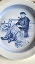 Listing 9 of 10 for <<< VINTAGE " ROYAL COPENHAGEN - DENMARK " DISH/PLATE >>>