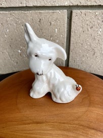 Listing 1 of 6 for BESWICK VINTAGE PORCELAIN SCOTTIE DOG WITH LADYBIRD