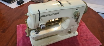 Listing 4 of 10 for Bernina sewing machine model 530-2 and accessories (feet for fancy stitching.