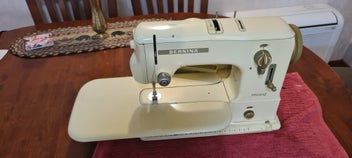 Listing 5 of 10 for Bernina sewing machine model 530-2 and accessories (feet for fancy stitching.