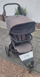 Listing 5 of 14 for Mountain Buggy Urban Jungle Luxury Set and Carry Cot Plus - Loads of Extras