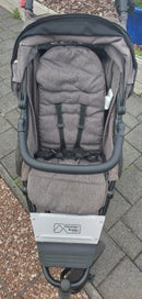 Listing 3 of 14 for Mountain Buggy Urban Jungle Luxury Set and Carry Cot Plus - Loads of Extras