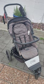 Listing 2 of 14 for Mountain Buggy Urban Jungle Luxury Set and Carry Cot Plus - Loads of Extras