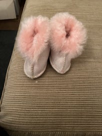 Listing 4 of 5 for Sheep skin slippers