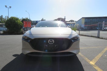 Mazda 3 2023 photo 3
