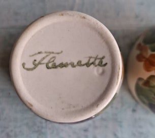 Listing 7 of 11 for 2 x Crown Lynn Fleurette older style egg cups - lovely condition