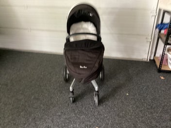 Listing 2 of 4 for Pushchair