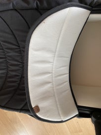 Listing 11 of 13 for Edwards & Co Carry Cot