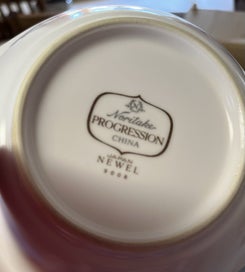 Listing 4 of 4 for Noritake Dinner set Progression *Newel* 39pce
