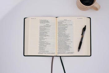 Listing 3 of 5 for NIV, Journal the Word Bible (Perfect for Note-Taking), Leathersoft, Green