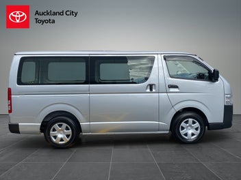 Toyota Regius Ace 2025 photo 3