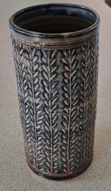 Listing 2 of 16 for <<< HANDSOME POTTERY VESSEL >>>