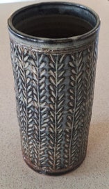 Listing 3 of 16 for <<< HANDSOME POTTERY VESSEL >>>