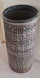 Listing 6 of 16 for <<< HANDSOME POTTERY VESSEL >>>