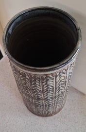 Listing 7 of 16 for <<< HANDSOME POTTERY VESSEL >>>