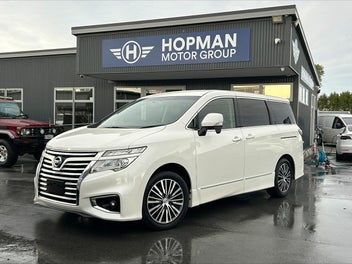 Nissan Elgrand 2017 photo 2