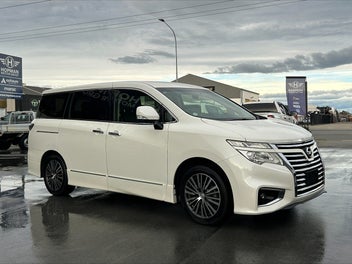 Nissan Elgrand 2017 photo 3